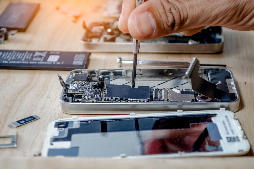 Apple launches self-repair kits